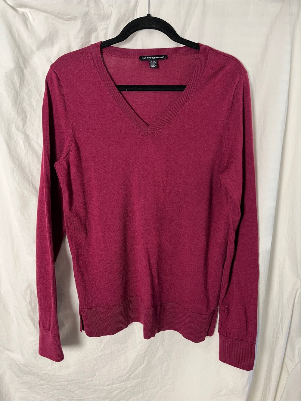 Katherine Barclay Long-Sleeve V-Neck Merino Sweater Raspberry Size Large